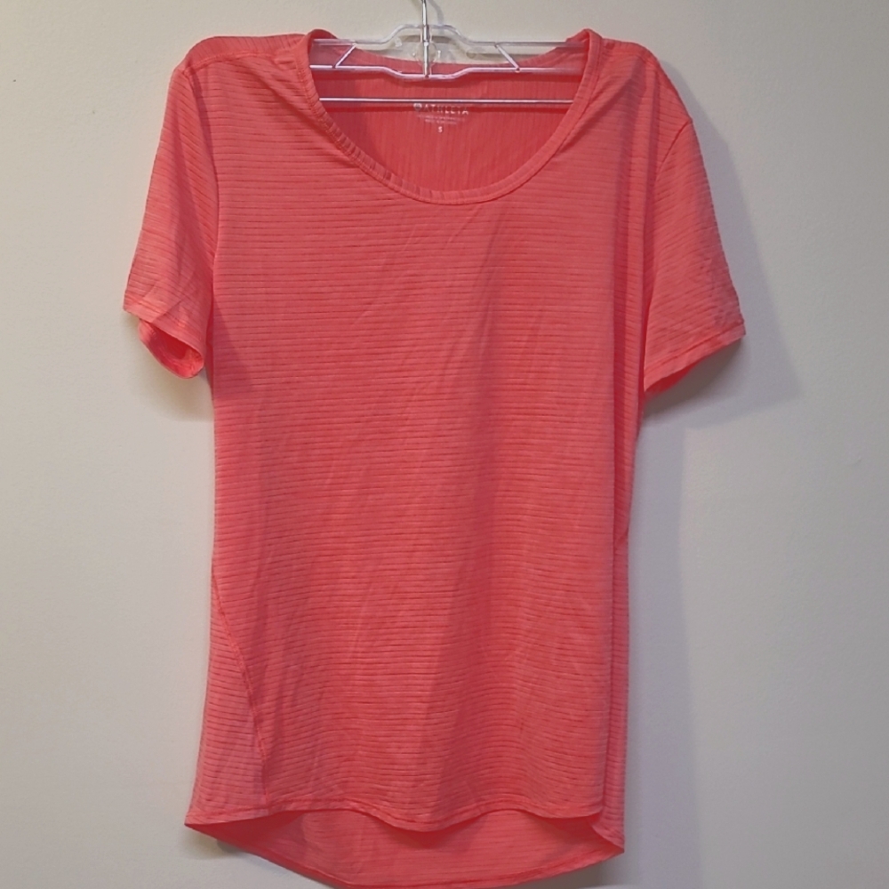 Athleta Pink Short Sleeve T-Shirt used good condition.